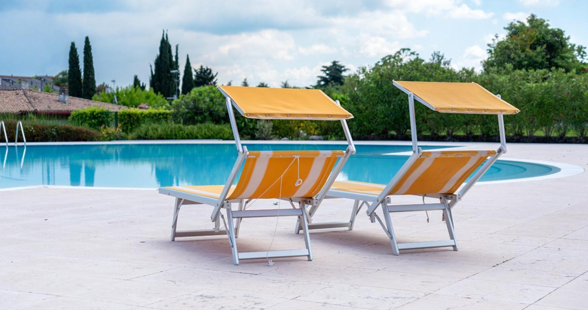 Oleandro Apartment - Featuring A Private Garden And Access To 5 Pools Desenzano del Garda Dış mekan fotoğraf