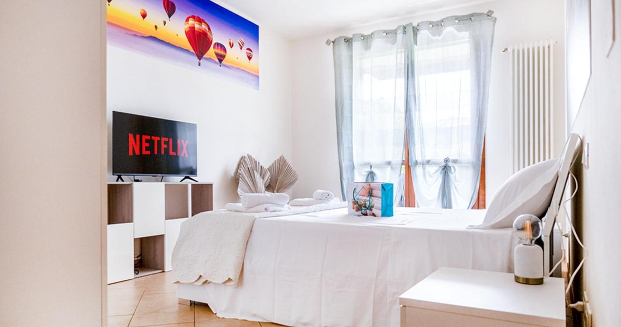 Oleandro Apartment - Featuring A Private Garden And Access To 5 Pools Desenzano del Garda Dış mekan fotoğraf